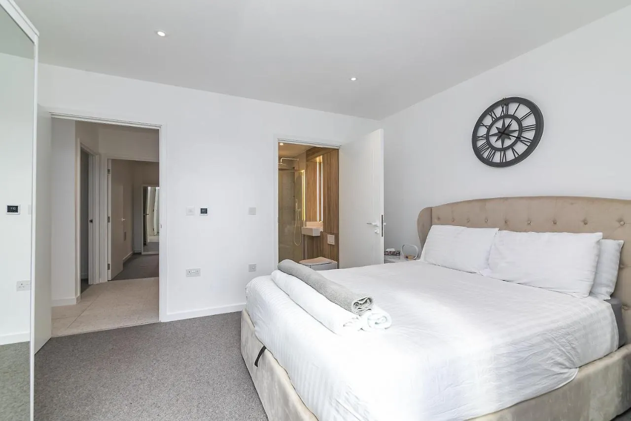 Rooms In Shared Luxury Flat London 0*,
