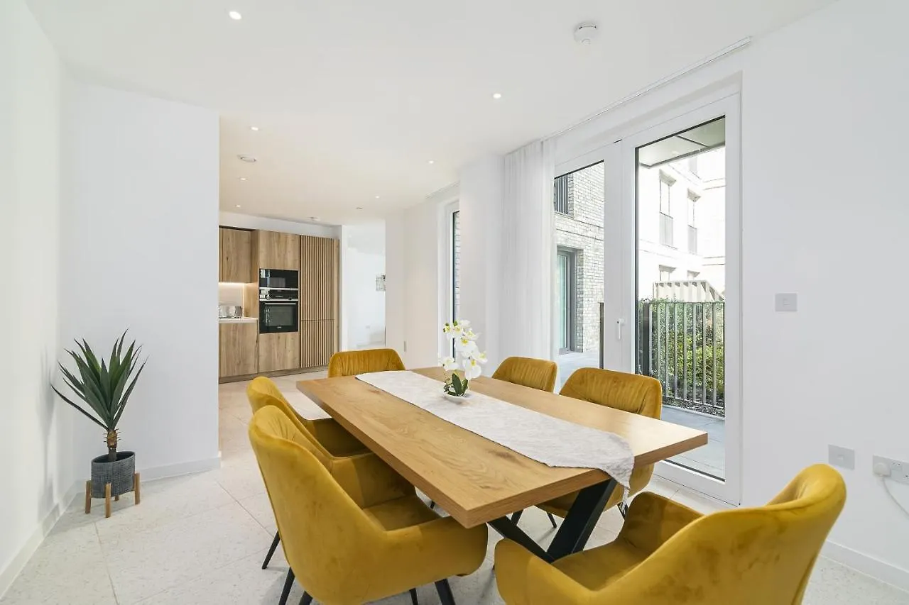 Homestay Rooms In Shared Luxury Flat London